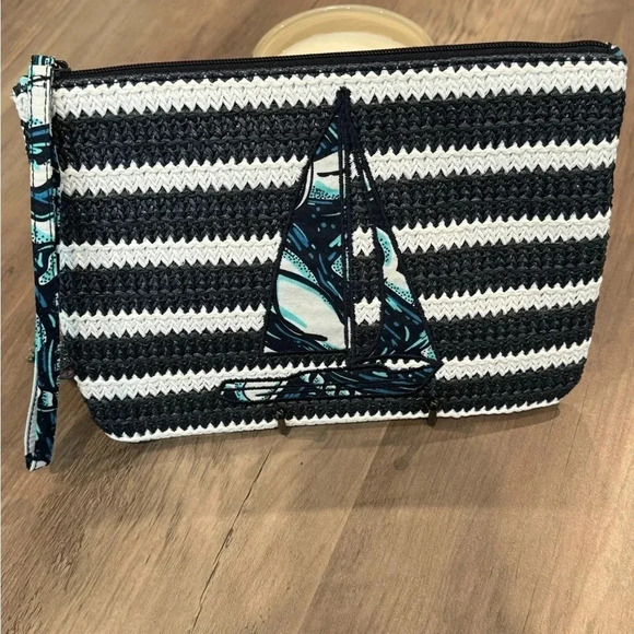 🍀 VERA BRADLEY NWT SHORE ENOUGH STRAW POUCH - Picture 3 of 8